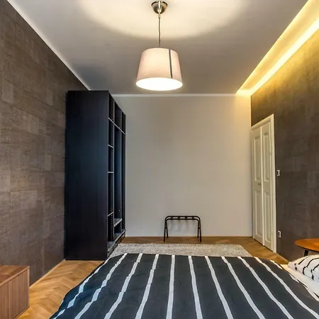 Exclusive 3 Bedroom Top-Notch Flat, Great Location Prague Exterior photo