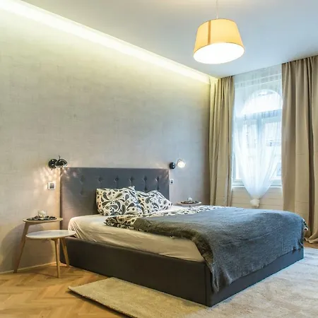 Exclusive 3 Bedroom Top-Notch Flat, Great Location Prague Exterior photo
