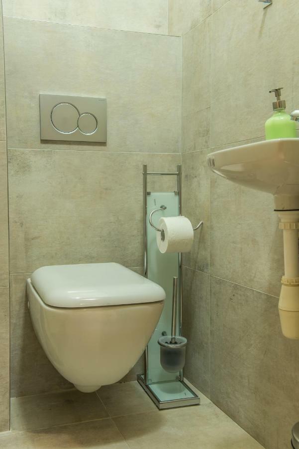 Exclusive 3 Bedroom Top-notch Flat, Great Location Прага
